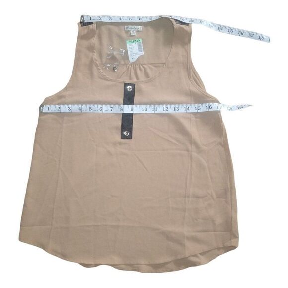 Chocolate USA Tank Top Women Sz M NWT Sleeveless Beige 3 Button Summer - Picture 3 of 6
